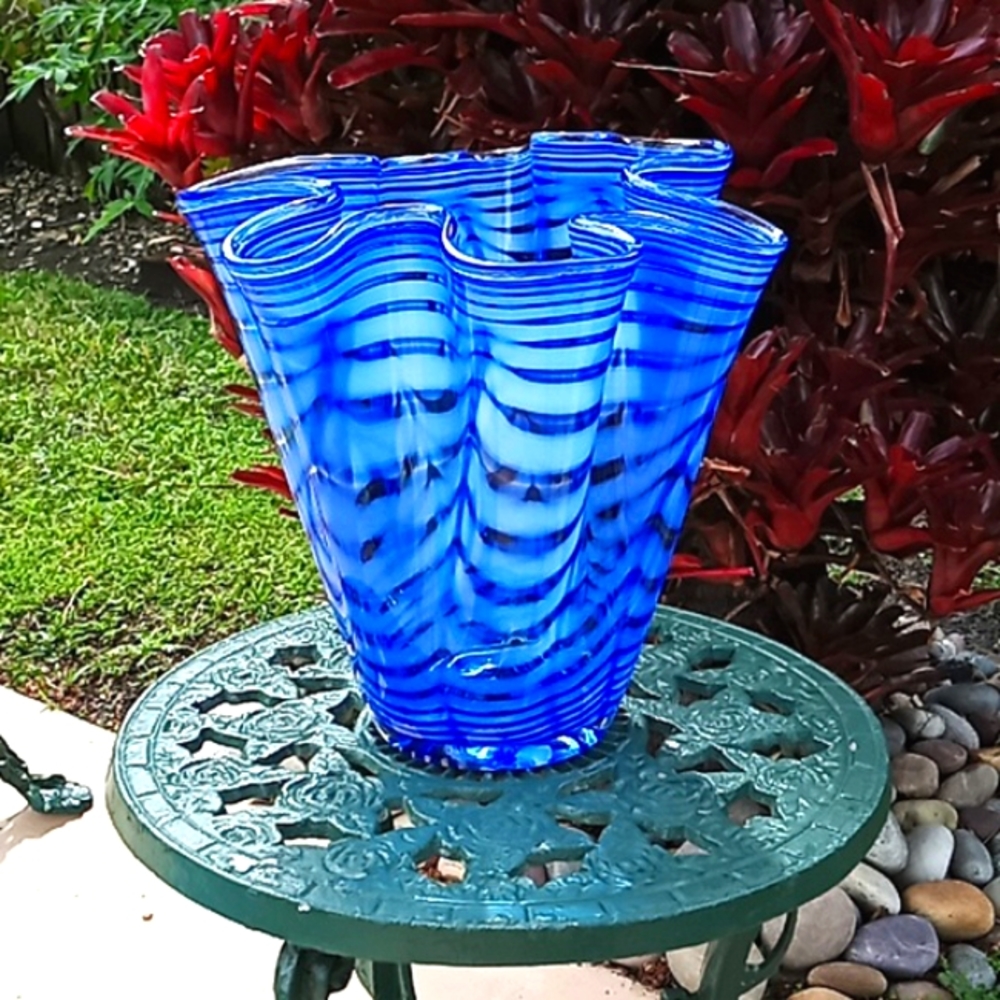 RARE Murano Fazzoletto Hand Blown Mid-Century Italian Scalloped Ruffled Vase. - Picture 4 of 14
